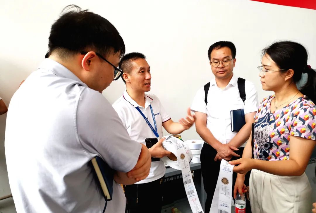 接待东莞松山湖科教局向导来我司工厂视察，，，，，，，，指导事情！